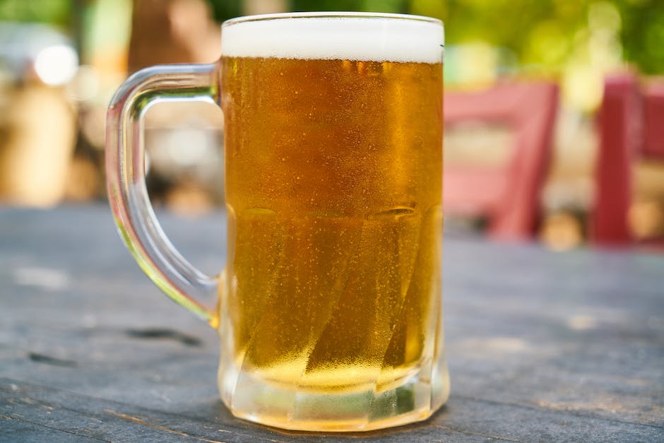 wie viel liter bier trinken die deutschen im jahr_1