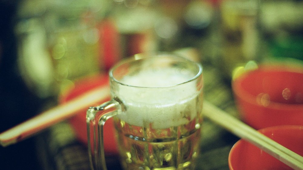 warum schäumt bier
