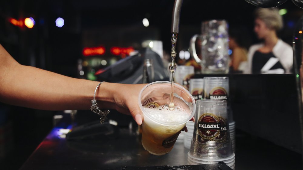 warum schäumt bier